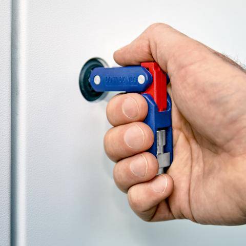 Kopplingsskåpsnyckel, Knipex 00 11 06/11 06 V01/00 11 06 V03