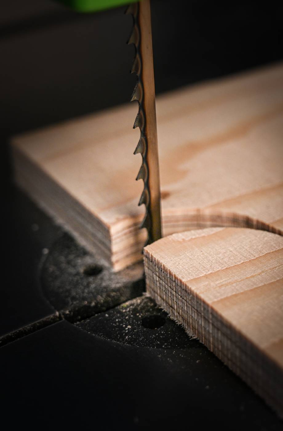 Band saw blade for soft and hard wood. Luna 4 mm