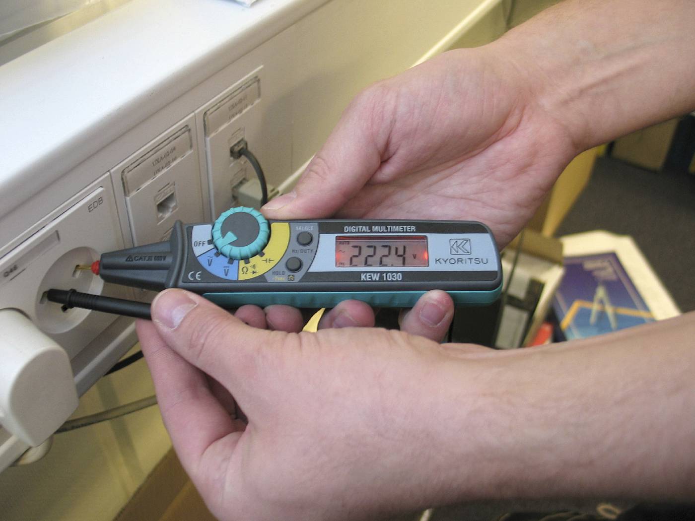 Penmultimeter Kyoritsu 1030